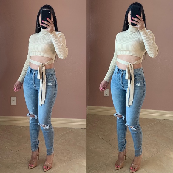 🆕 ELIZA Turtle neck Top- soft taupe - Picture 2 of 3